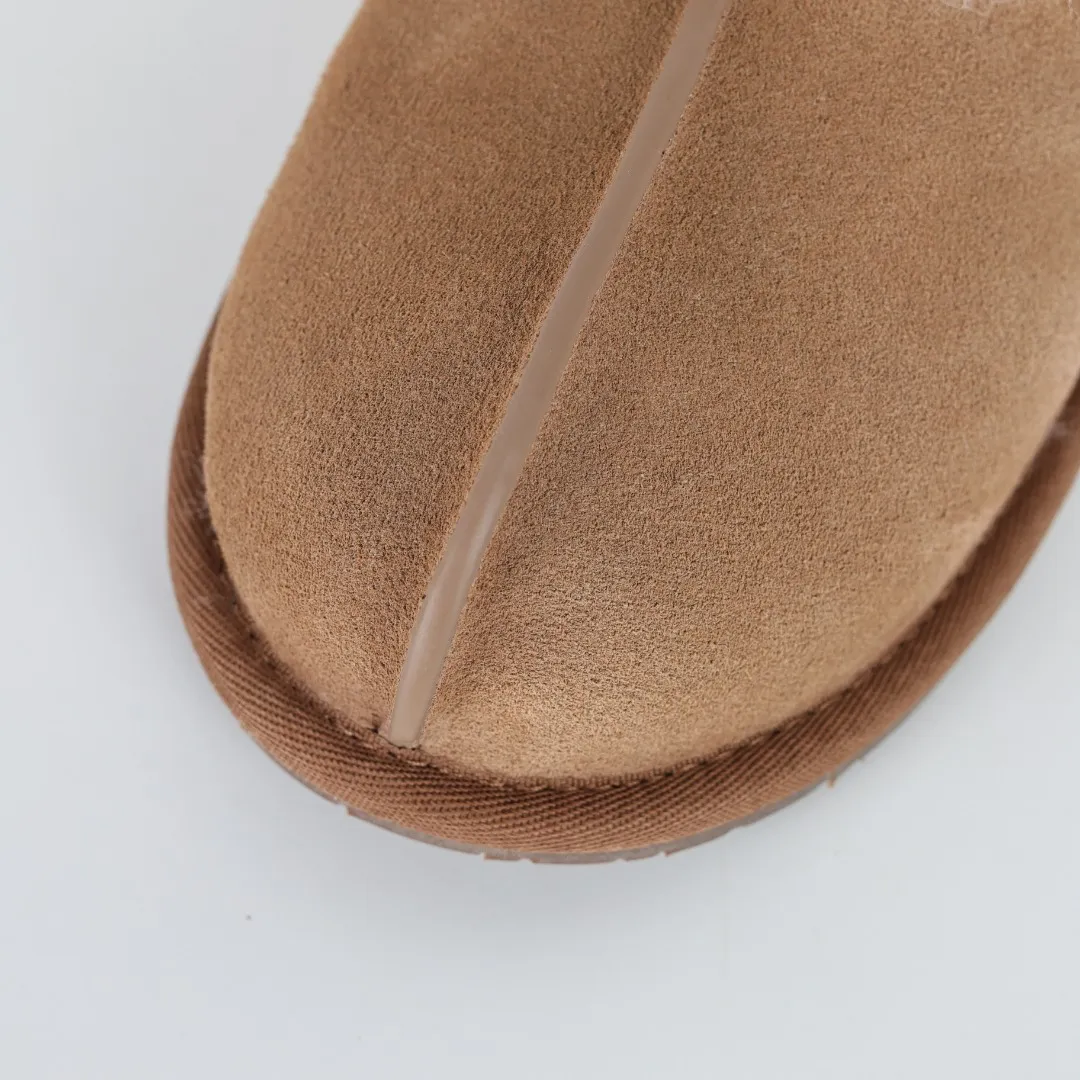 Pick up locally 💰480 Core recommended good price In recent years, uug has launched a series of styles, which are partially geared towards the preferences of young consumers and have also moved to the forefront of fashion trends. Shoe body material: water-repellent coated suede upper, 17mm UGGPURE™ implanted wool insole, lightweight non-slip and comfortable rubber outsole, with brand LOGO and trademark, with full packaging Size: 35 36 37 38 39 40